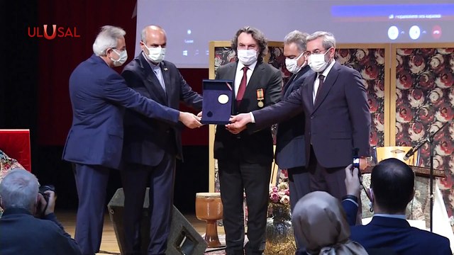 İran'ın Uluslararası Hafız Nişanı Prof. Dr. Hicabi Kırlangıç'a verildi