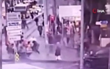 Kadıköy'de sokak ortasında işlenen vahşi cinayet kamerada