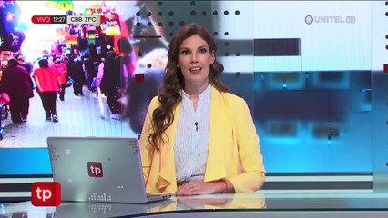 La Paz: Dos heridos luego de que una furgoneta impactara contra un poste de luz y un parqueo