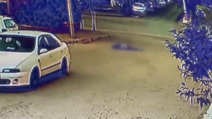 Son dakika haber! Eşinin yanında gördüğü kişiye otomobille çarpan koca gözaltına alındı