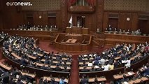 اليابان: رئيس الوزراء يحل البرلمان تمهيدا لإجراء انتخابات وخطة تحفيز اقتصادي بـ250 مليار يورو