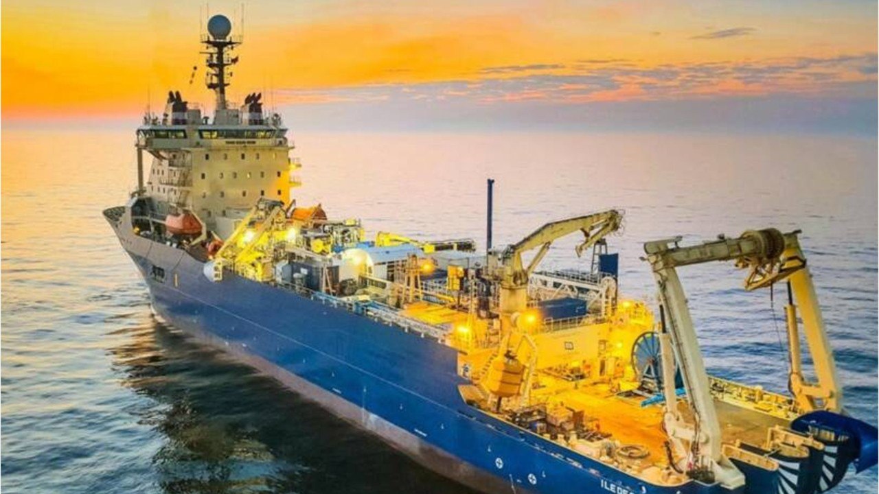 Voici comment Google et Facebook installent des milliers de kilomètres de câbles sous-marins