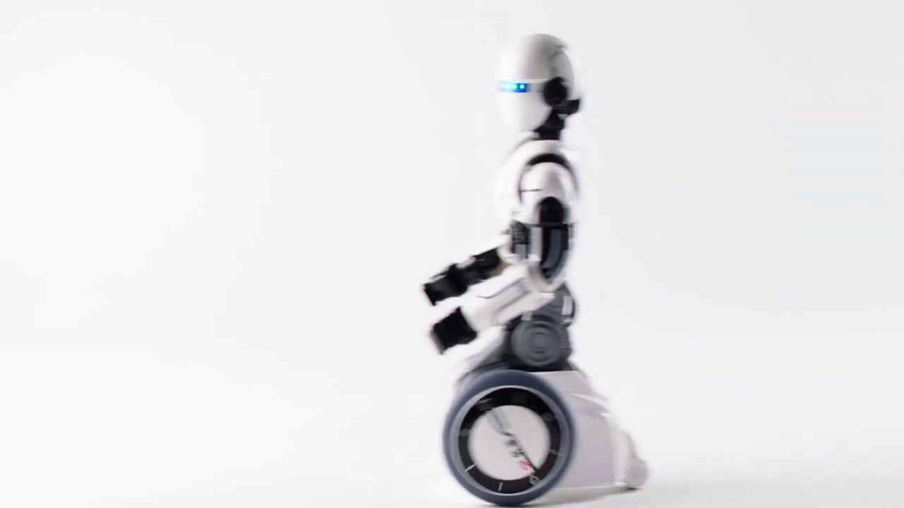 OP ONE by Silverlit - a Lively Programmable Robot