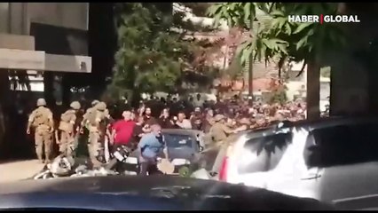 Beyrut karıştı, asker sokağa indi: Ölü ve yaralılar var