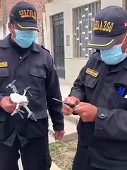 Mira cómo personal de serenazgo rescata a una paloma utilizando un dron