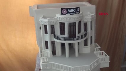 BERBER PANDEMİDE YETENEĞİNİ KEŞFETTİ, TARİHİ YERLERİN MİNYATÜRLERİNİ YAPIYOR