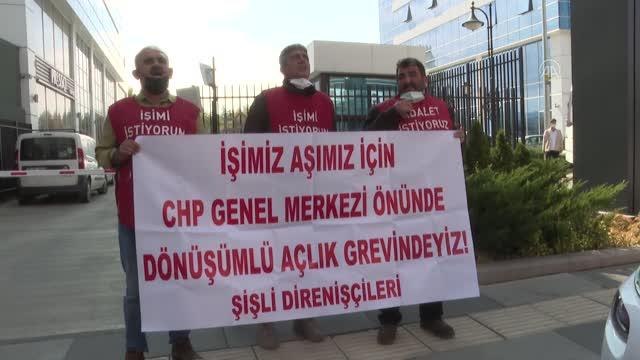 Haksız yere işten çıkarıldığını öne süren 3 işçi, CHP önünde dönüşümlü açlık grevi başlattı