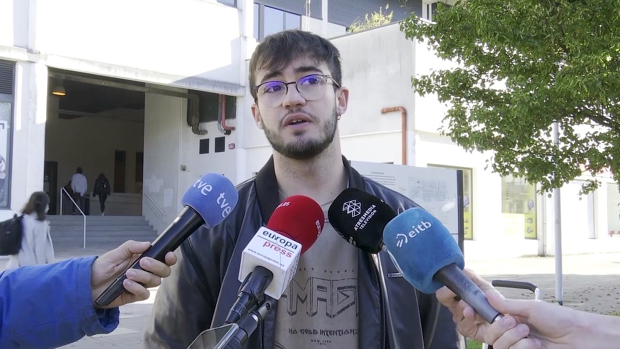 Los alumnos de la UPV, conmocionados tras el ti...
