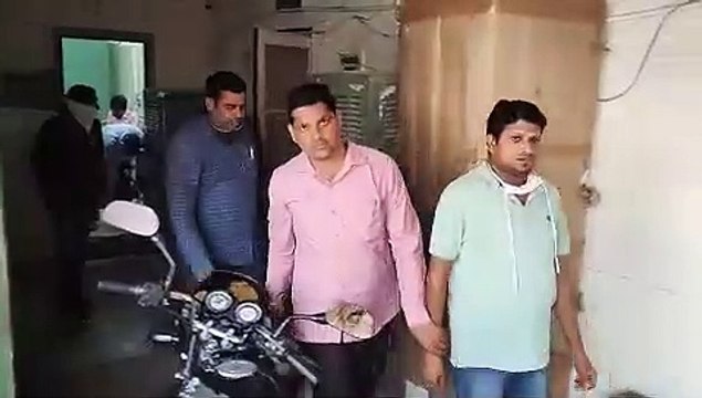चार हजार रुपए रिश्वत लेते रेलवे का वर्क एकाउन्टेंट गिरफ्तार