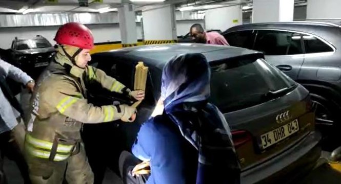 Son dakika haberi: Otomobilde kilitli kalan 1 yaşındaki bebek itfaiye ekipleri tarafından kurtarıldı