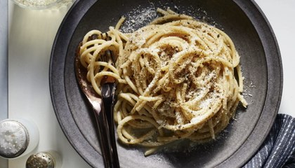 Use Grains of Paradise in Cacio e Pepe for a Delightful Twist on a Cheesy Classic