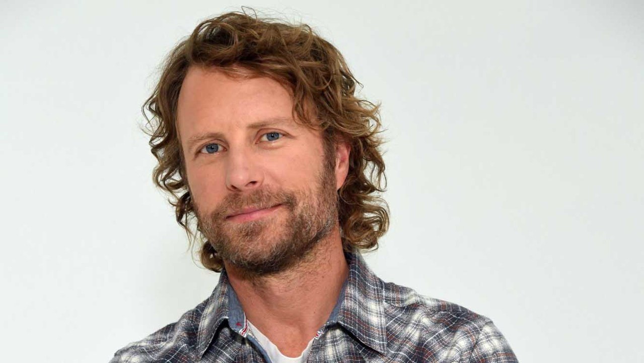 Dierks Bentley Dedicates Performance of "Riser" to 7-Year-old Fan With Leukemia