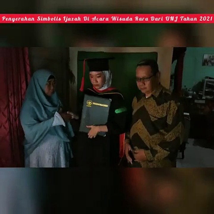 Acara-wisuda-secara-online-anak-pertama-rara-dari-unj-tahun-2021