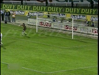 下载视频: Beşiktaş 3-0 Trabzonspor 05.09.1997 - 1997-1998 Turkish 1st League Matchday 5 + Post-Match Comments