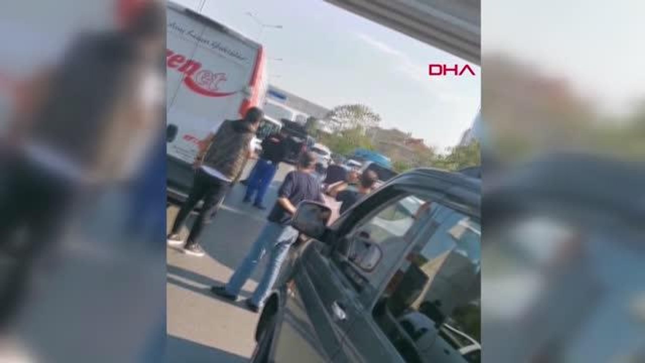 Son dakika:  MALTEPE'DE KAFASINA SİLAH DAYAYAN ŞÜPHELİ, GASBETTİĞİ OTOMOBİLLE POLİSTEN KAÇTI