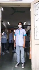 Tạo dáng chụp ảnh thầy cô - 1