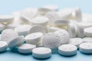 El régimen diario de aspirina para prevenir ataques cardíacos puede hacer más daño que bie