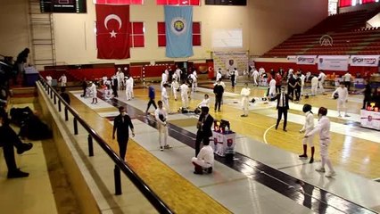Gençler Epe, Flöre ve Kılıç Açık Turnuvası başladı