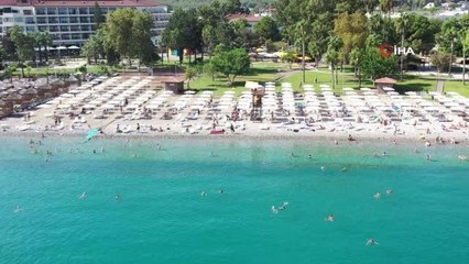 Ekim ayı ortasında Kemer sahillerinde yoğunluk yaşanıyor