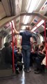 Racista agredido por passageiros em Londres