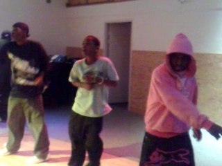 Les Snappeurs Juniors : L'équipe de danseurs et le rappeur L.I.V.I.O. alias L.S.B