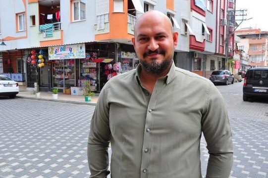 EL FRENİ ÇEKİLMEDİĞİ İÇİN HAREKET EDEN ARACI DURDURUP, OLASI FACİAYI ÖNLEDİ