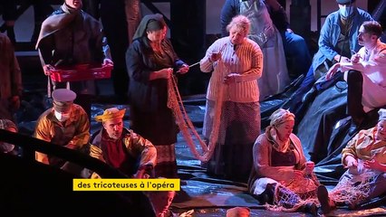 A Avignon, des tricoteurs amateurs participent à la confection des costumes d'un opéra