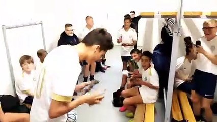 On gagne ensemble on célèbre ensemble, la victoire contre collégien 6-0