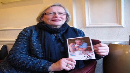 ▶LA MUJER QUE PUEDE DIAGNOSTICAR EL PARKINSON OLIENDO LA ROPA- DIAGNOSTICAR ENFERMEDADES  CON