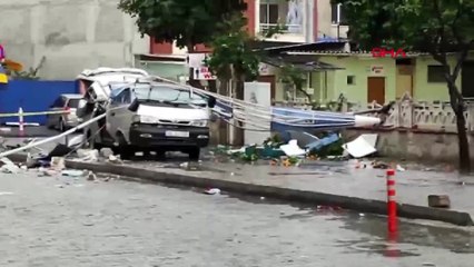 Nazilli'de fırtına minare külahlarını uçurdu