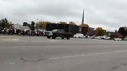 Manifestation des éducatrices des CPE devant le supermarché Maxi de Châteauguay.