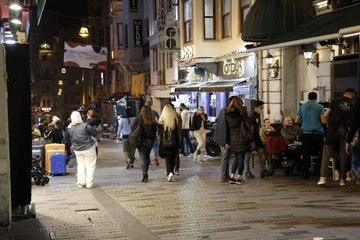 BEYOĞLU'NDA TURİZM DENETİMİNDE 3 İŞLETMEYE 310 BİN LİRA CEZA