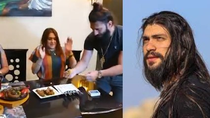 «بطيخة بتطلع فلوس وبيقف على الهواء».. كريس المصري يحير الجميع بحركاته