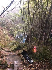 Uçuruma devrilen yolcu otobüsündeki 2 kişi öldü, 14 kişi yaralandı (2)