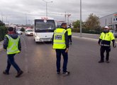 SERVİSÇİLERİN 'İKİZ PLAKA' OYUNU POLİSE TAKILDI