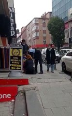 Arnavutköy'de yapılan dilenci operasyonunda zabıta şefkati