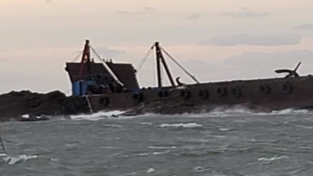 충남 보령시 삽시도 근처에서 예인선 전복...1명 의식불명·1명 실종 / YTN