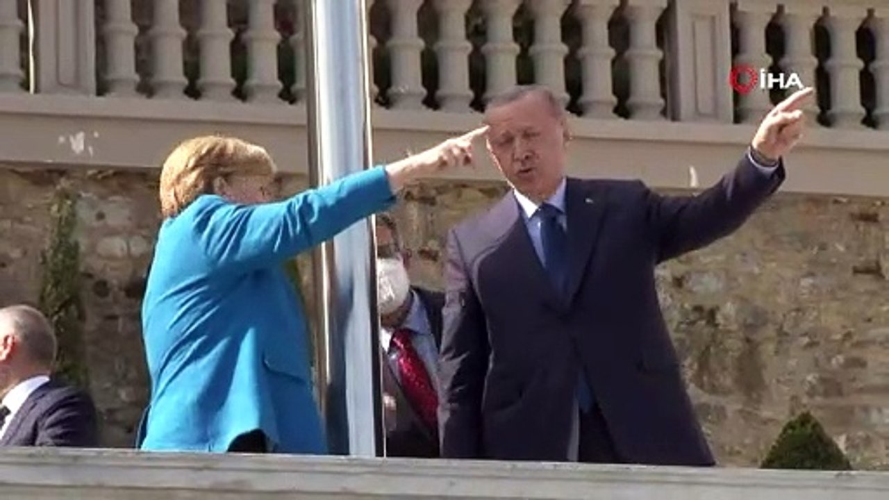Erdoğan ve Merkel, Huber Köşkü balkonundan boğazı izledi