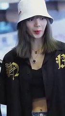 Lisa be pretty and handsome at the same time -- __ BLACKPINK(480P)