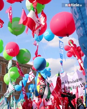 Manifestazione dei sindacati CGIL, CISL e UIL a Roma: migliaia di persone in piazza
