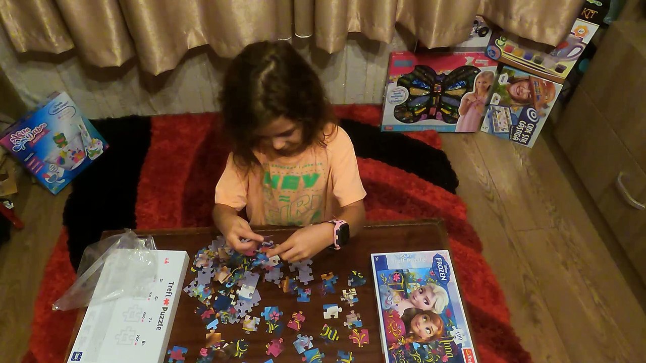 Puzzle Frozen 100 piese  Maya 6 ani il face in doar 1 ora !
