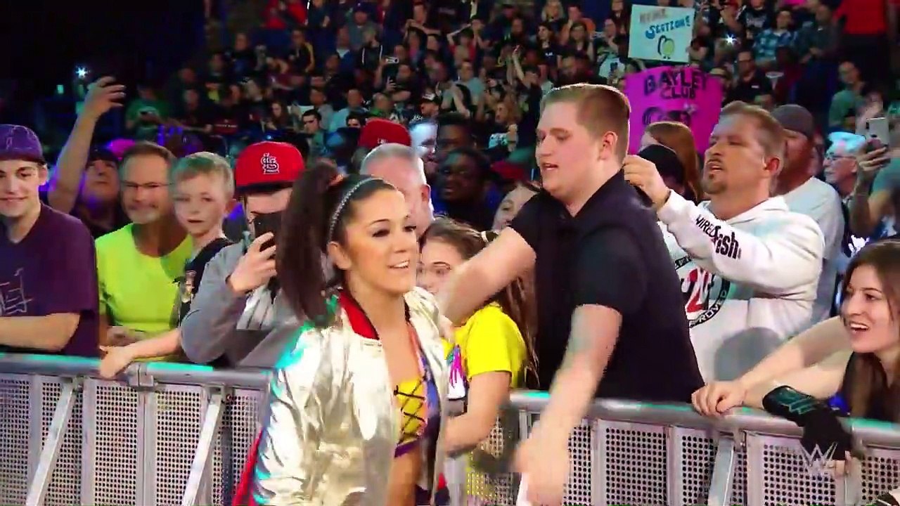 WWE Fans Inappropriately Touch Women Wrestlers