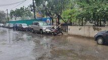 Delhi-NCR receives moderate rain along with strong winds
