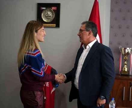 (Özel haber) Yasemin Adar: Şimdiki hedefim 2024 Paris Olimpiyatları'nda altın madalya almak - Milli güreşçi Yasemin Adar: - 2024 Paris'teki...
