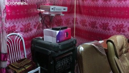 شاهد: إذاعة متنوعة في أفغانستان صار بثها يقتصر على البرامج الدينية