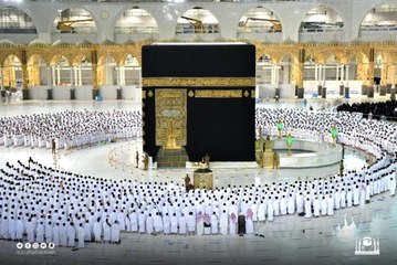 Mescid-i Haram'da sosyal mesafesiz ilk namaz kılındı