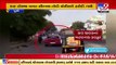 Man drags Pune traffic policeman on car bonnet for 800 meters _ Tv9GujaratiNews