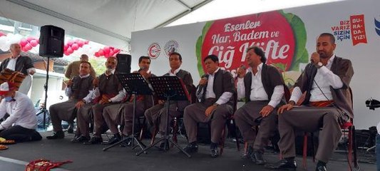 Esenler'deki festivalde 5 ton çiğ köfte, 15 ton nar ve 1 ton badem ikram edildi