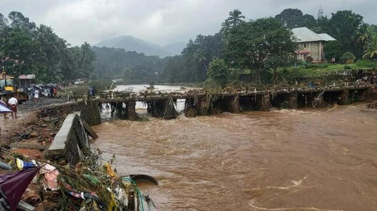 Kerala floods: 15 dead, several missing after heavy rain triggers landslides