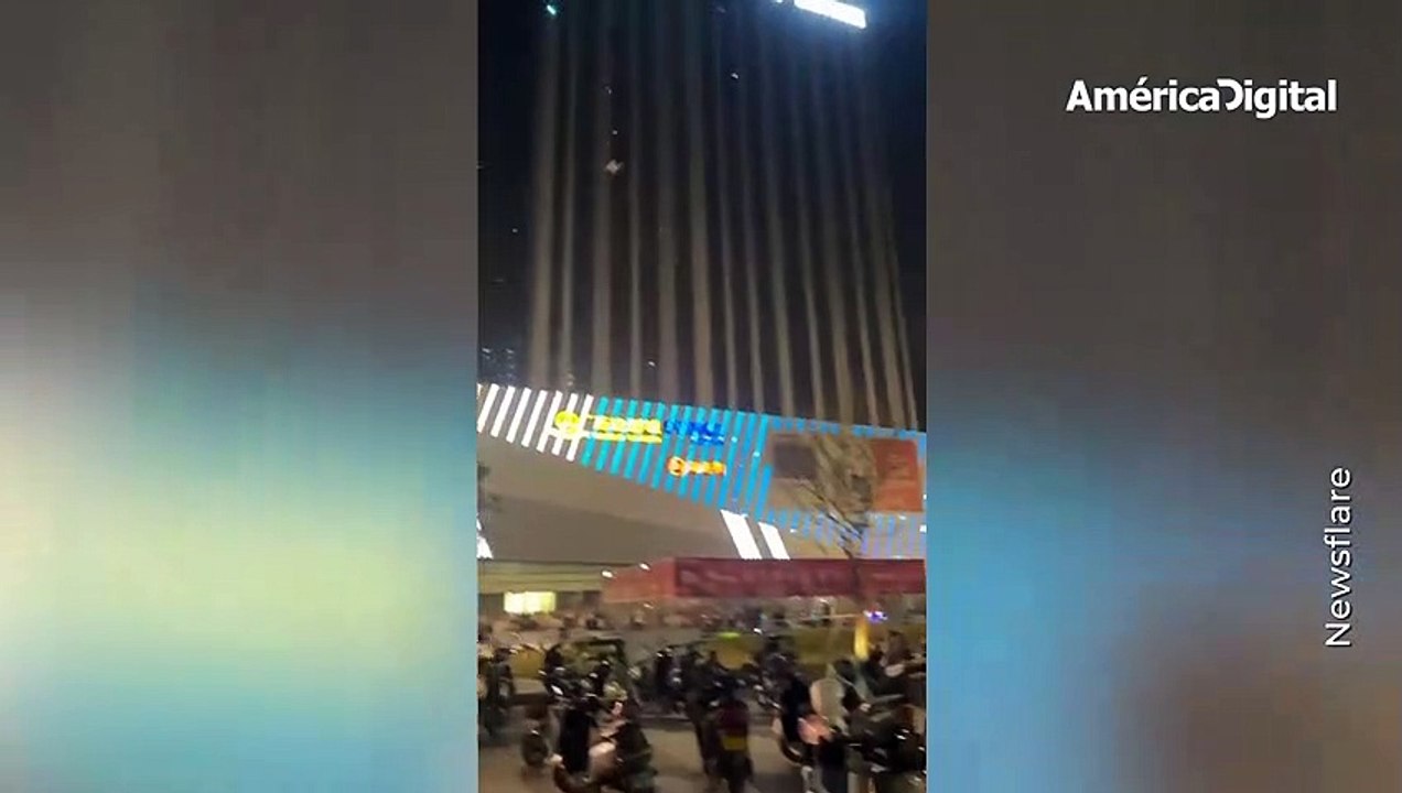 Falla técnica: decenas de drones caen del cielo durante espectáculo de luces en China
